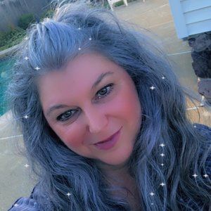 Meet your Posher, Alicia